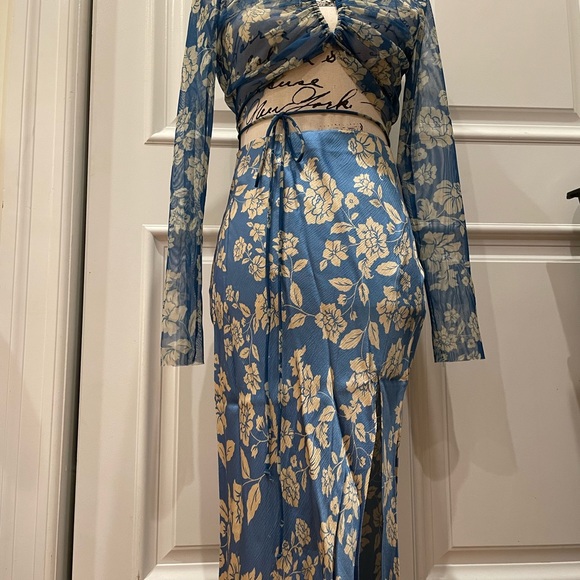 Blue Floral Print set - Picture 2 of 4